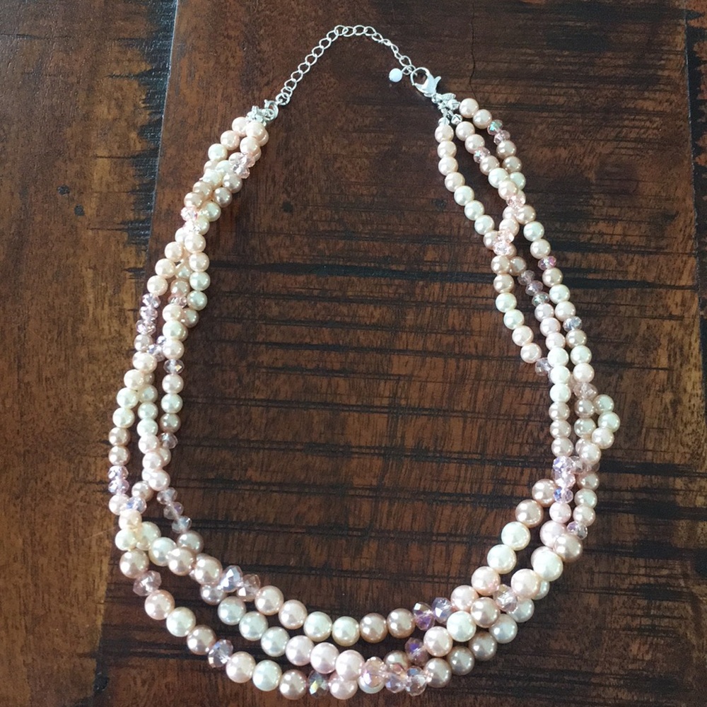 Avon Collier Mode Perlesque Rose Necklace